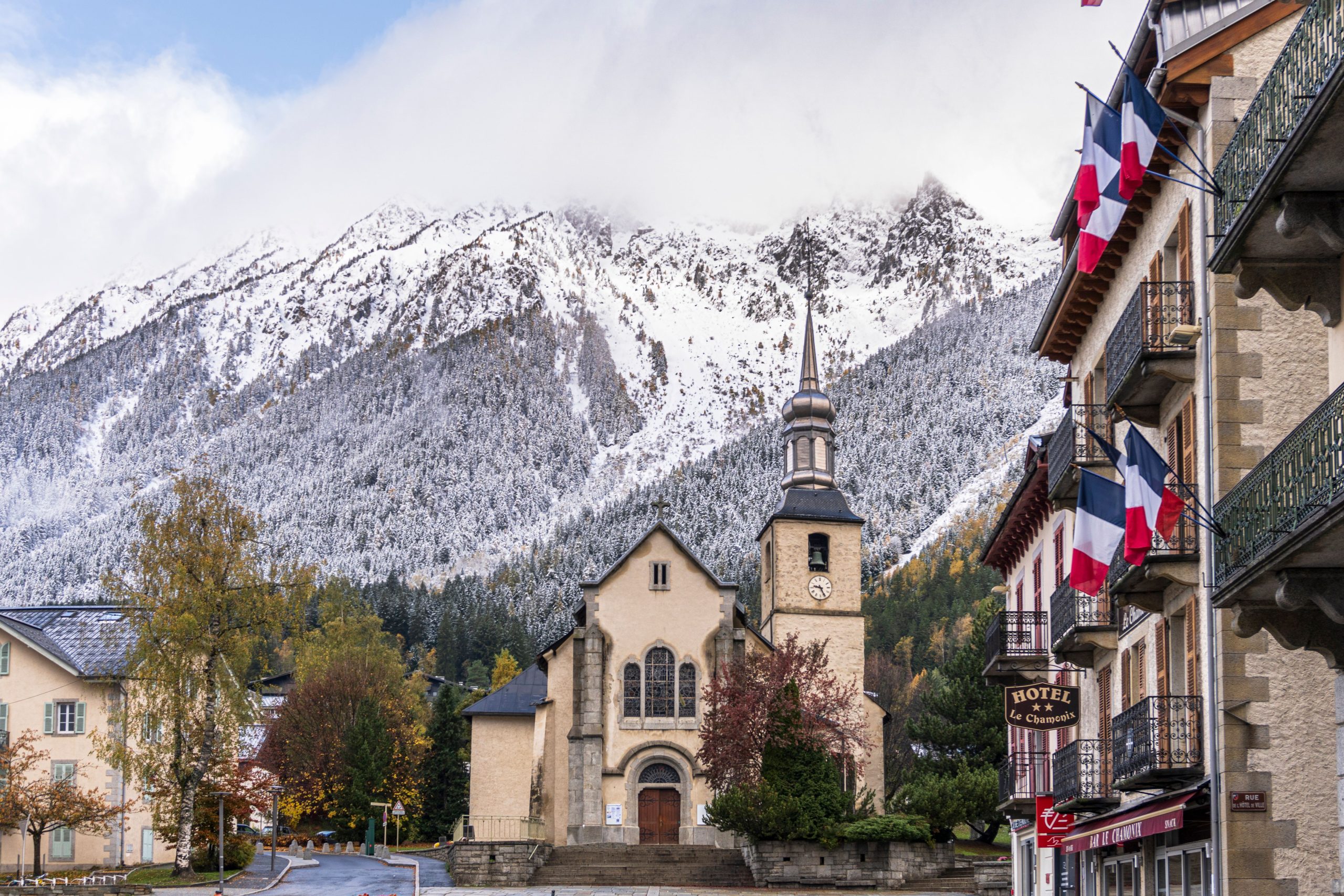 Vue alpine de Chamonix et Mont Blanc